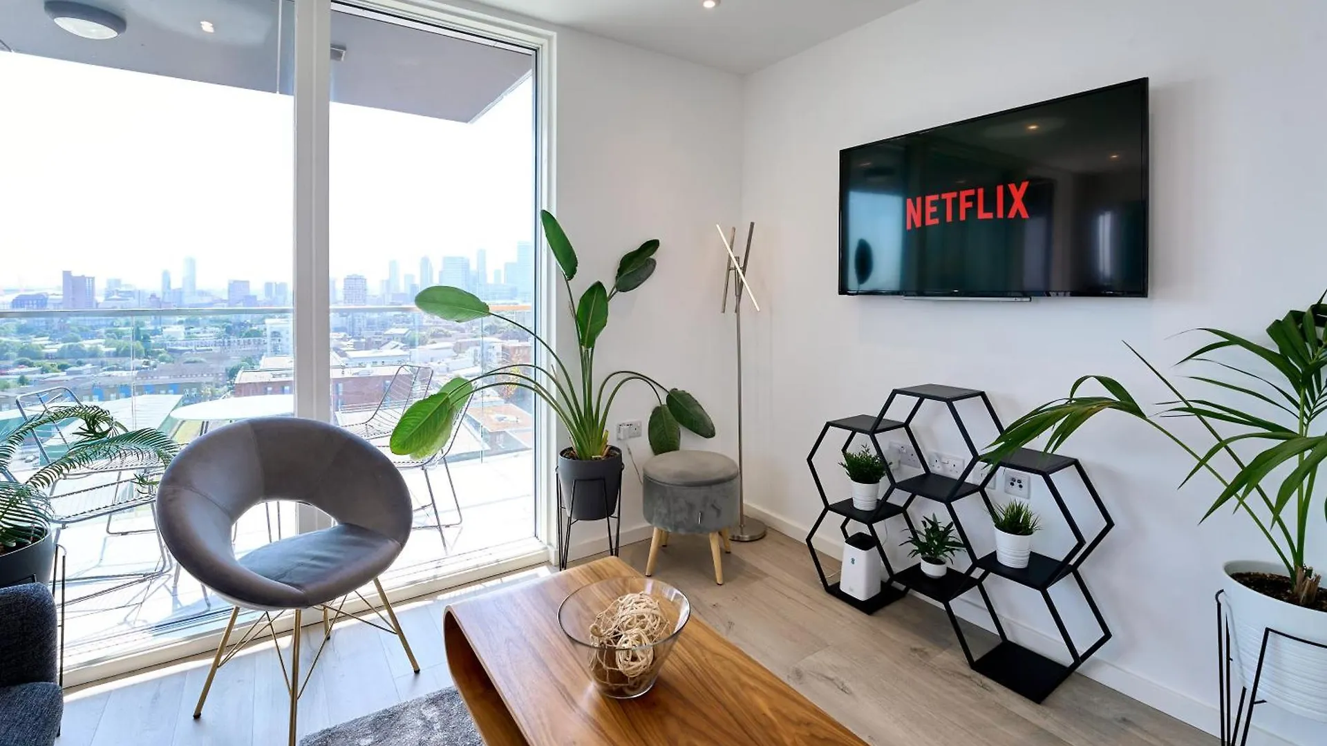 Apartment Skyline Views Retreat - Corsican London