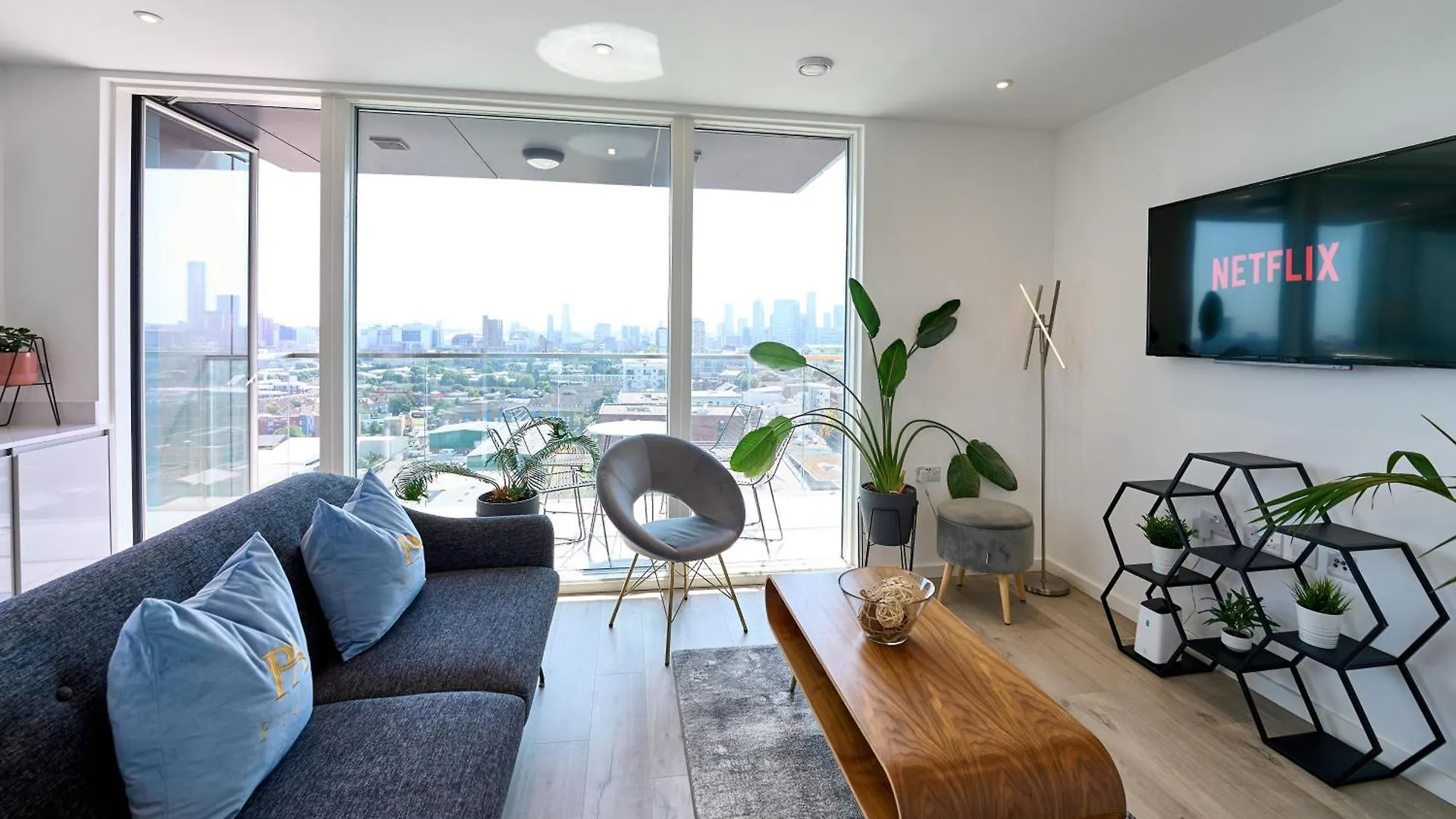 Skyline Views Retreat - Corsican London Lägenhet