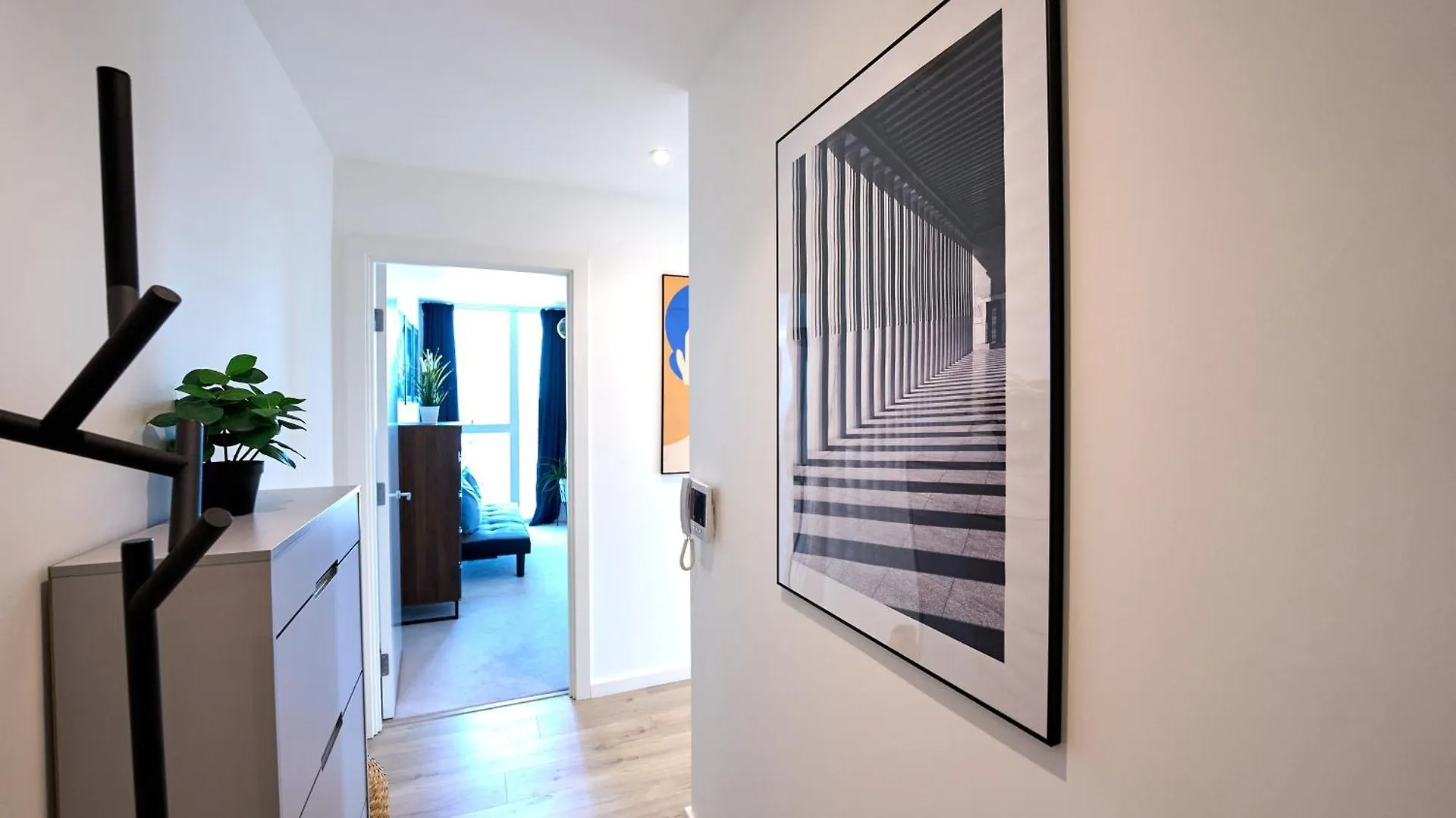 Skyline Views Retreat - Corsican London