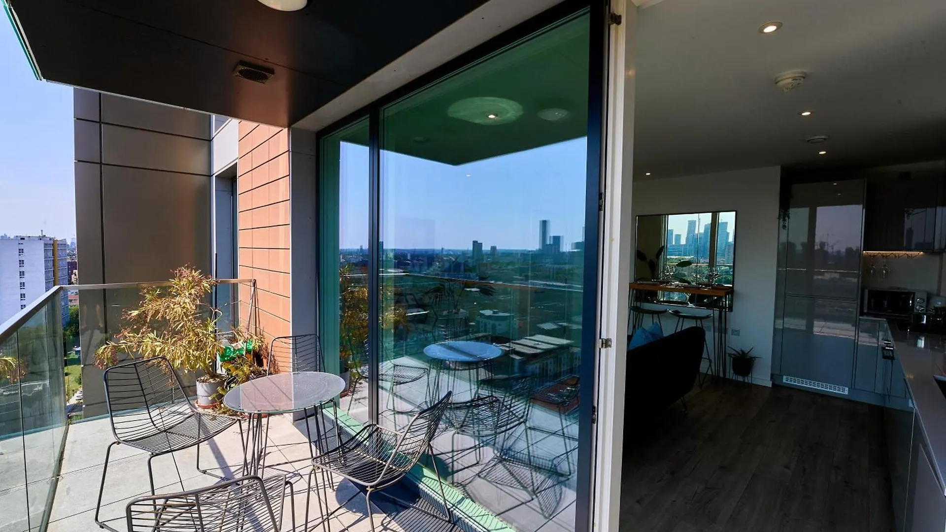 Skyline Views Retreat - Corsican London Lägenhet